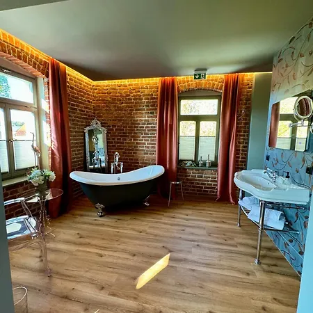 Historischer Zum Anker Hotel *